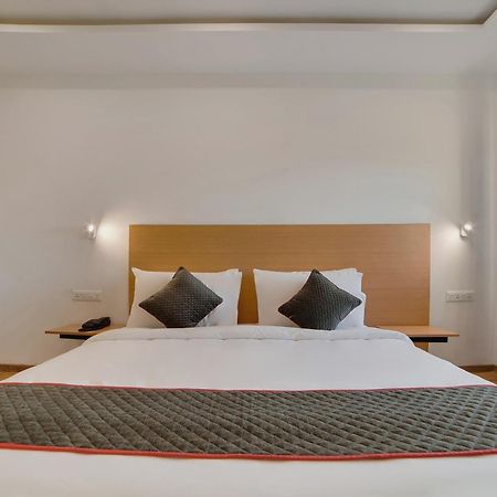 Townhouse Ss Aero Prime Hotel เชมชาบัด ภายนอก รูปภาพ
