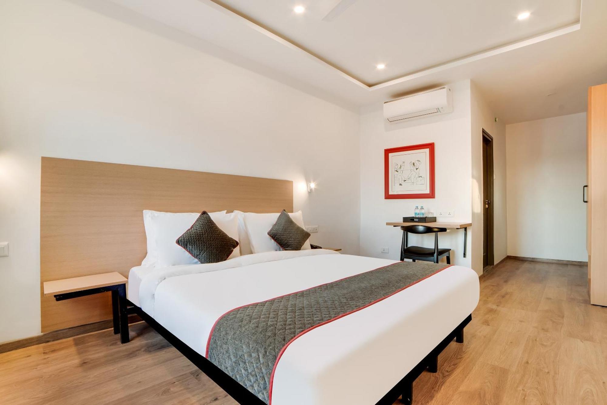 Townhouse Ss Aero Prime Hotel เชมชาบัด ภายนอก รูปภาพ
