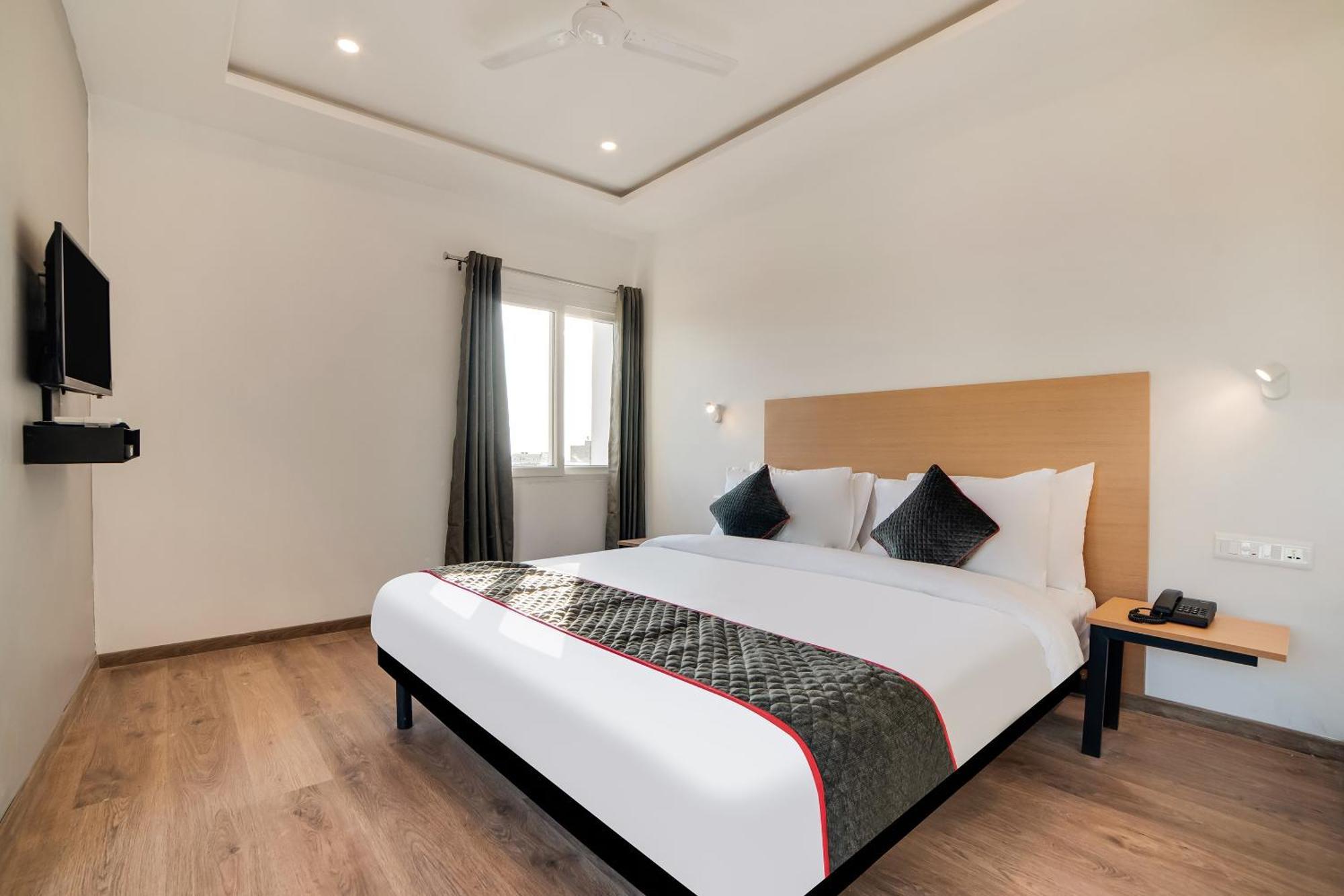 Townhouse Ss Aero Prime Hotel เชมชาบัด ภายนอก รูปภาพ