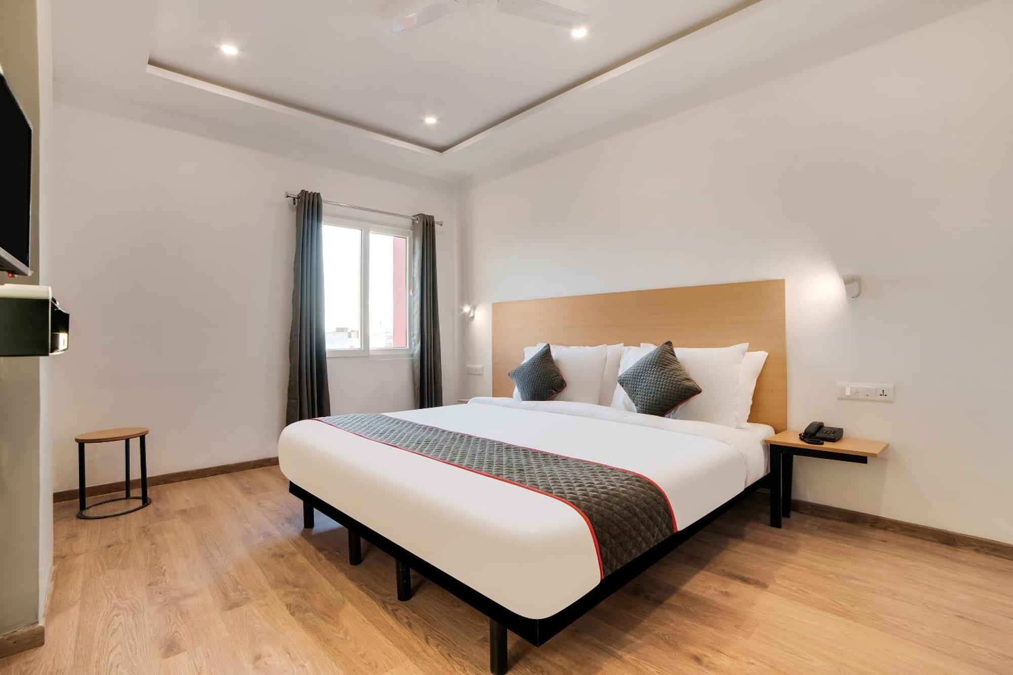 Townhouse Ss Aero Prime Hotel เชมชาบัด ภายนอก รูปภาพ