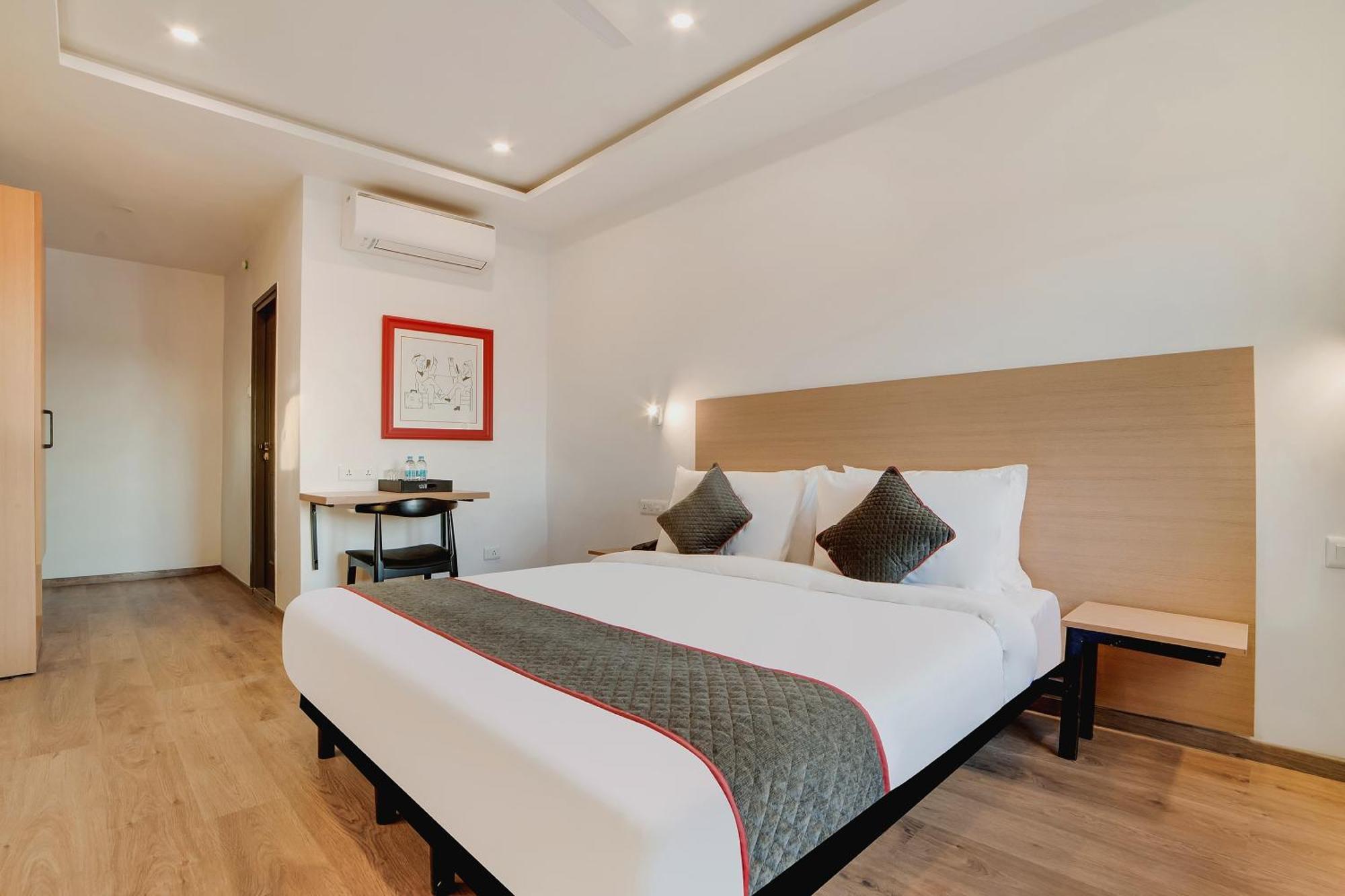 Townhouse Ss Aero Prime Hotel เชมชาบัด ภายนอก รูปภาพ
